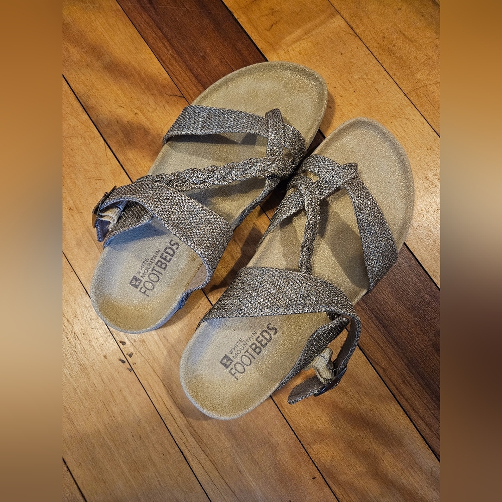 NWOT White Mountain Footbeds Gold Sparkle Braided Sandals